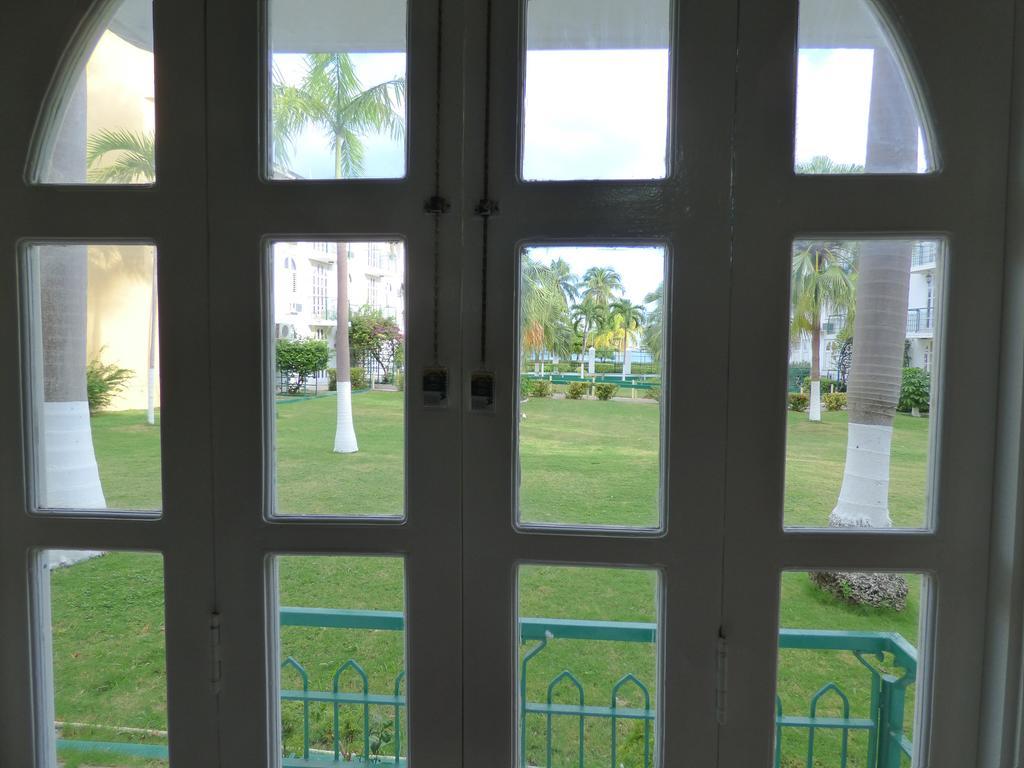 Beach Studio 6 Ocho Rios Room photo