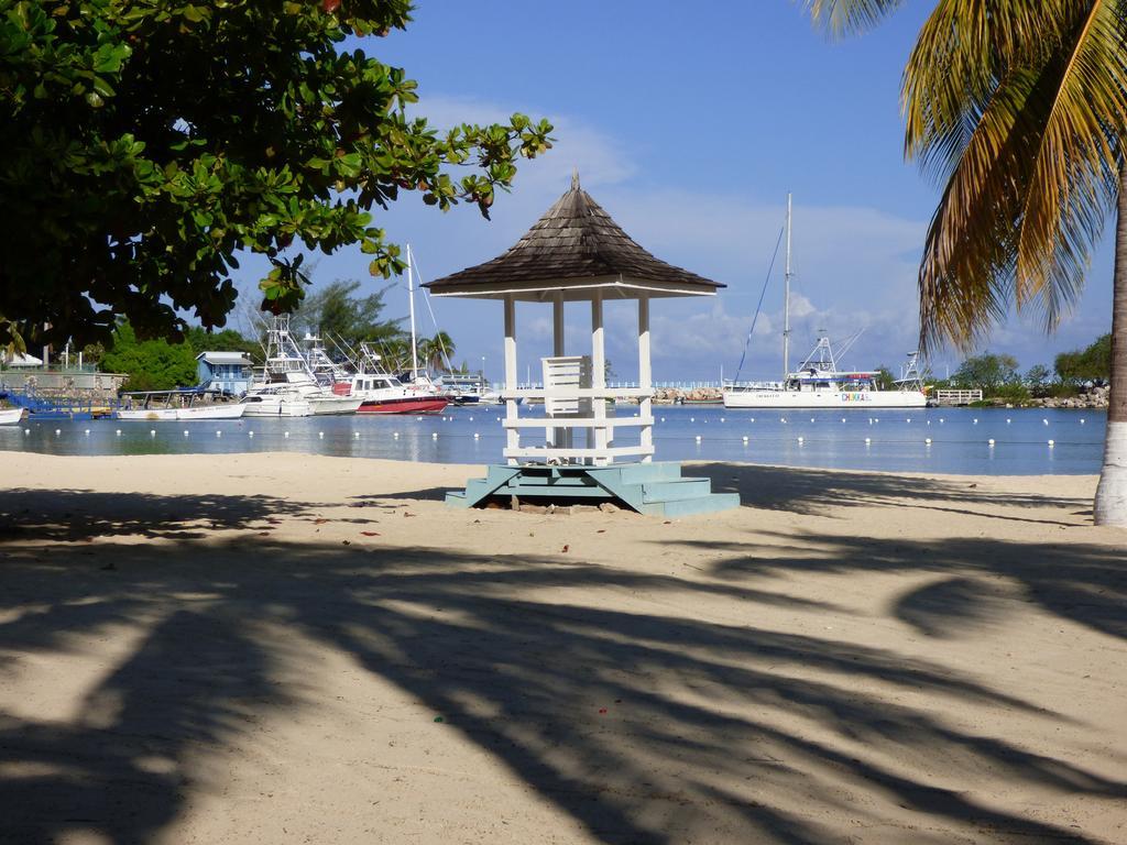 Beach Studio 6 Ocho Rios Room photo